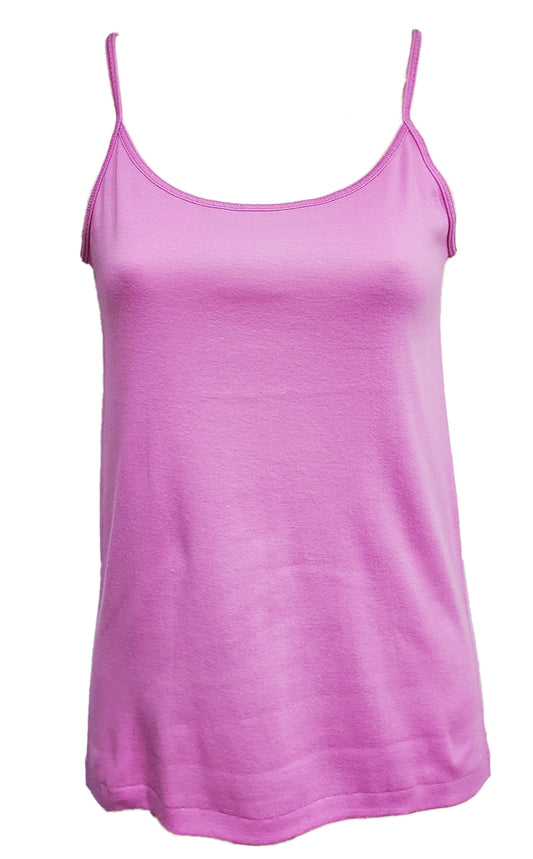 The Makò Cotton line by Emmebivi from Italy features this lightweight top, composed of a premium extra-long staple cotton variety of Egyptian origin.