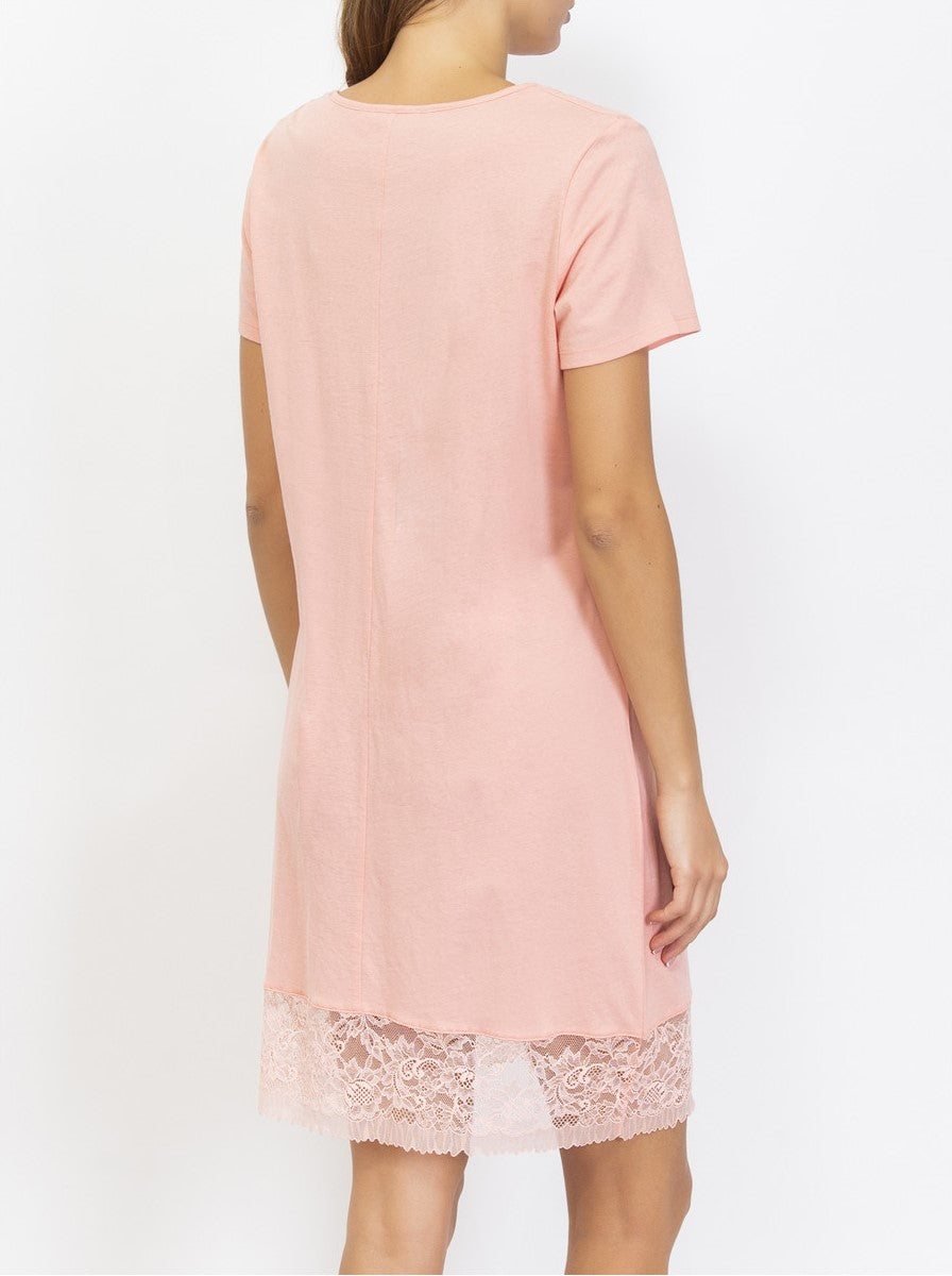 Verdissima's short-sleeved nightgown features a macro-flower motif lace insert for a modern, yet refined design. 
