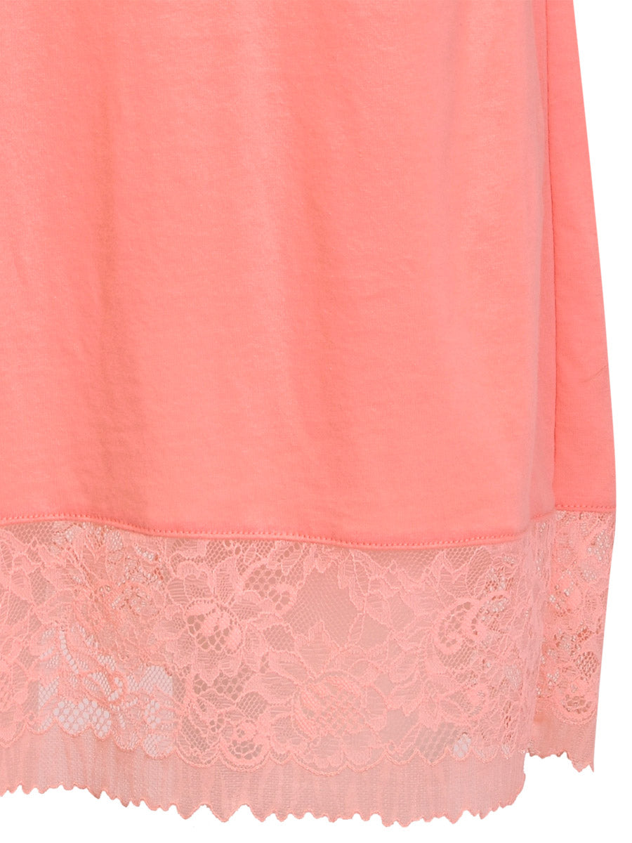 Verdissima's short-sleeved nightgown features a macro-flower motif lace insert for a modern, yet refined design. 