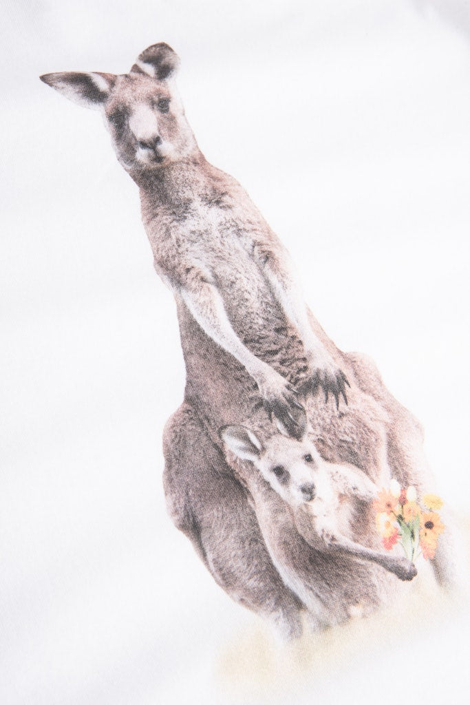 Be Happy Cotton T-Shirt with Animal Motif front picture with detail on kangaroo  print