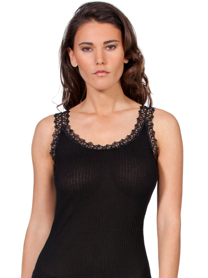 Mercerized cotton camisole with macramé lace straps. Made in Italy.