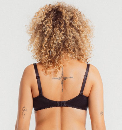 Embellished with a detailed flower embroidery, the Balconette Bra from Louisa Bracq's Lys Royal line boasts a combination of garlands of small leaves and sheer tulle for a subtle, sensuous style. 